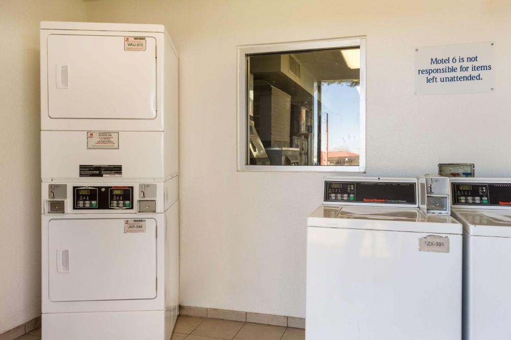 Motel 6-Mojave, CA - Airport